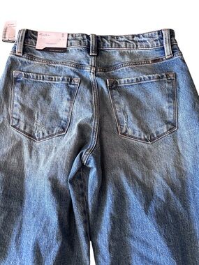 Kancan High Rise Horseshoe Jeans Distressed Barrel Leg Denim Size 5/26 NWT